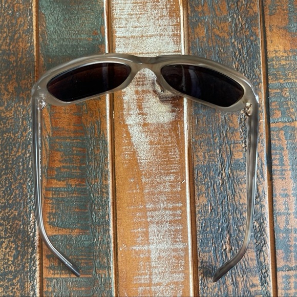 Burberry Sunglasses - Picture 6 of 10